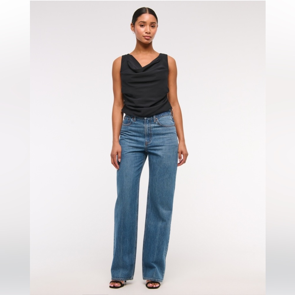 Abercrombie and Fitch The Loose High Rise Jean Size 28/6R